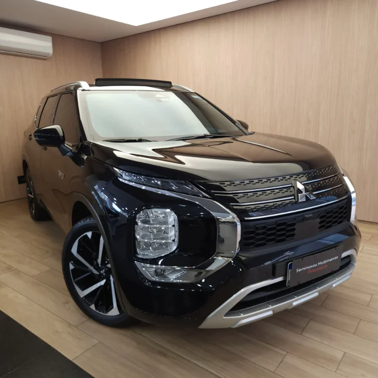 Mitsubishi OUTLANDER 2.4 PHEV SIGNATURE S-AWC DHT 2026 Híbrido - Foto 1