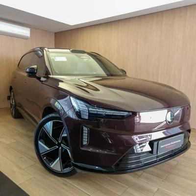 Volvo EX90 P8 RECHARGE TWIN ELECTRIC PERFORMANCE ULTRA AWD 2025 Híbrido - Foto 1
